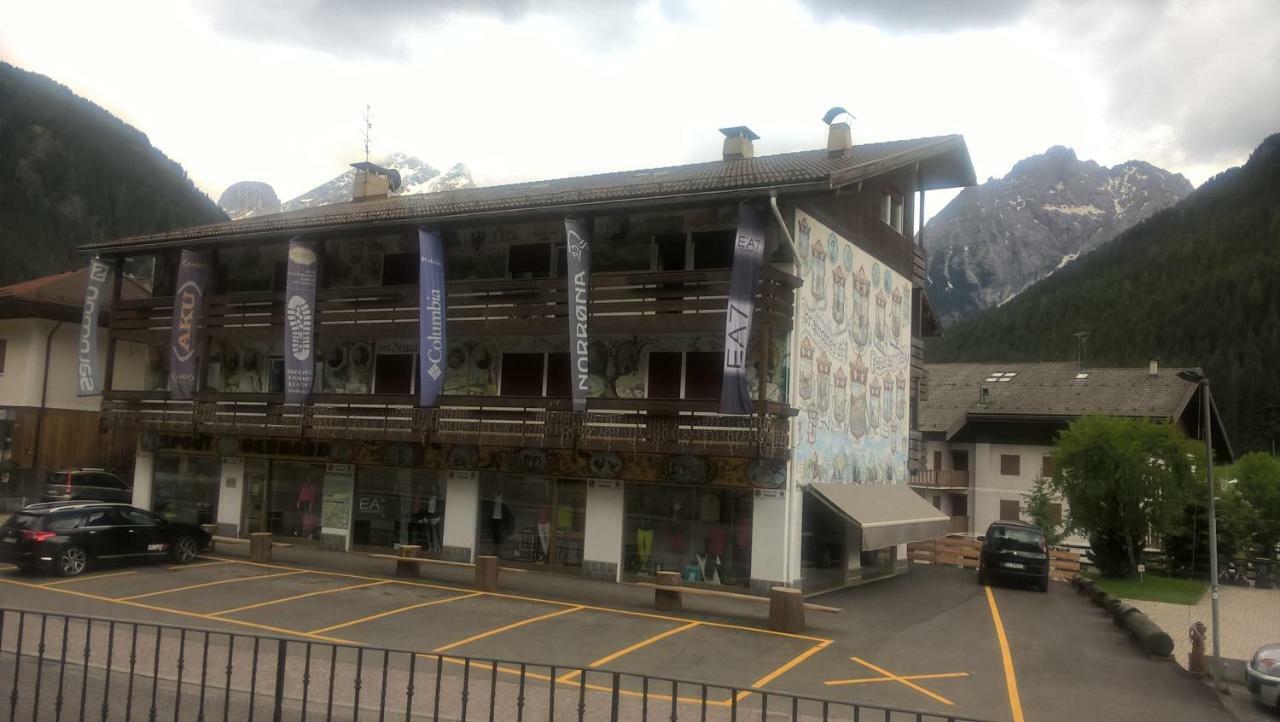 Appartamenti Bernard Sas Canazei Esterno foto